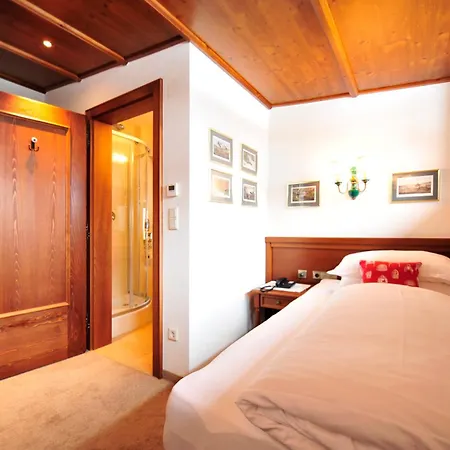 Отель Haldenhof 4*